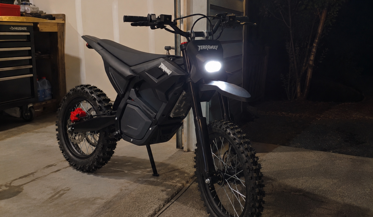 Orange Terrawulf bike action